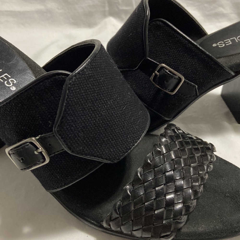 WOMEN’s AEROSOLES BLACK SANDALS; Size 8.5